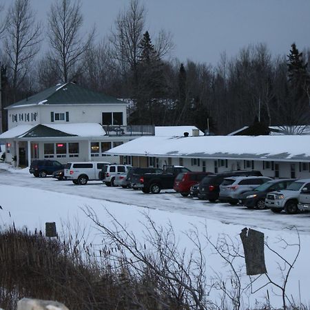 Carolyn Beach Inn Thessalon Exterior foto