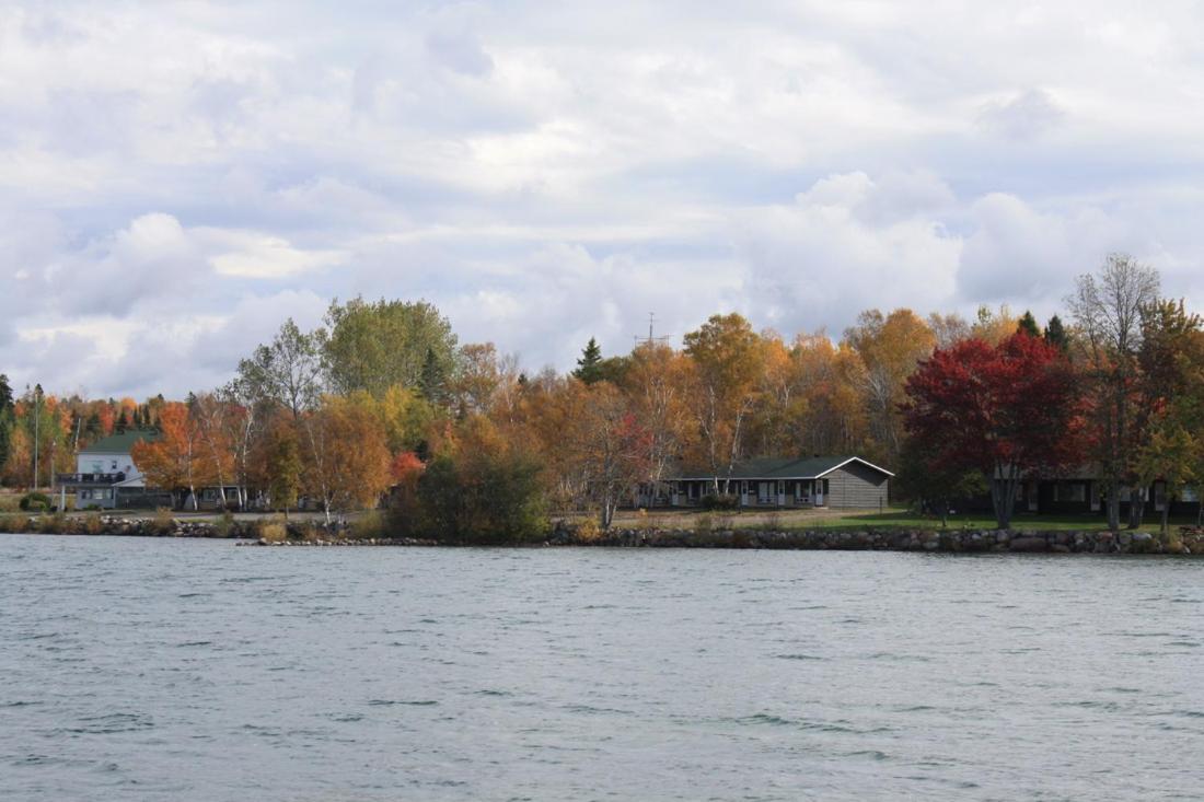 Carolyn Beach Inn Thessalon Exterior foto