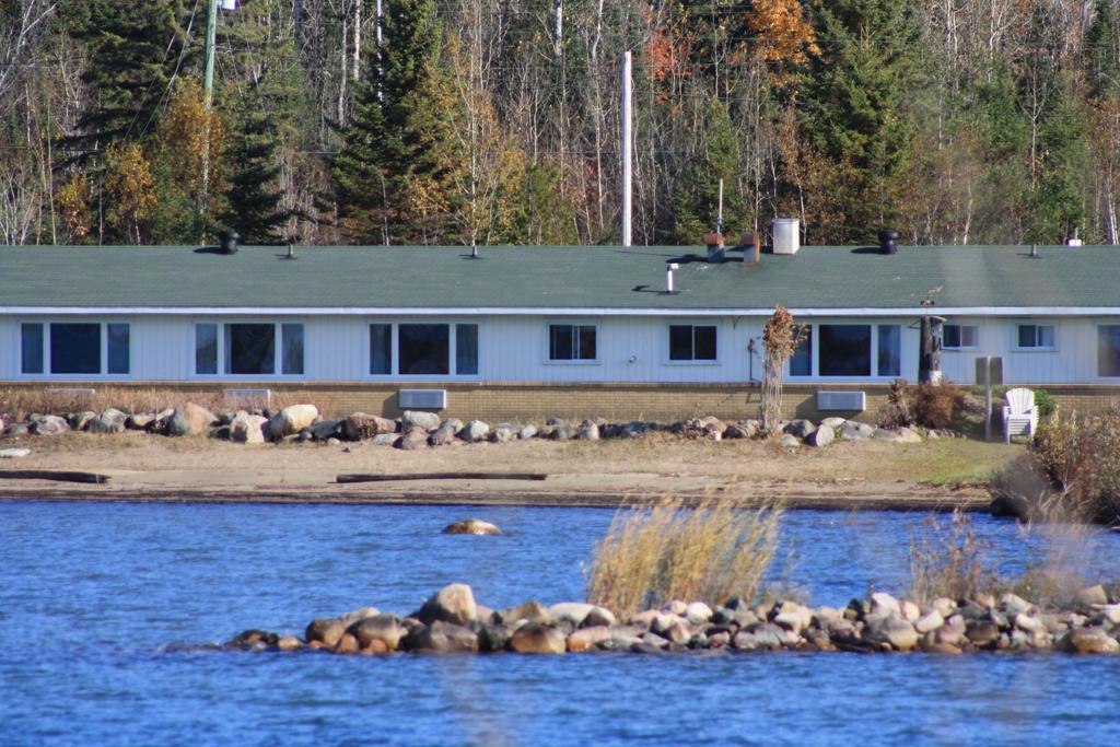 Carolyn Beach Inn Thessalon Exterior foto